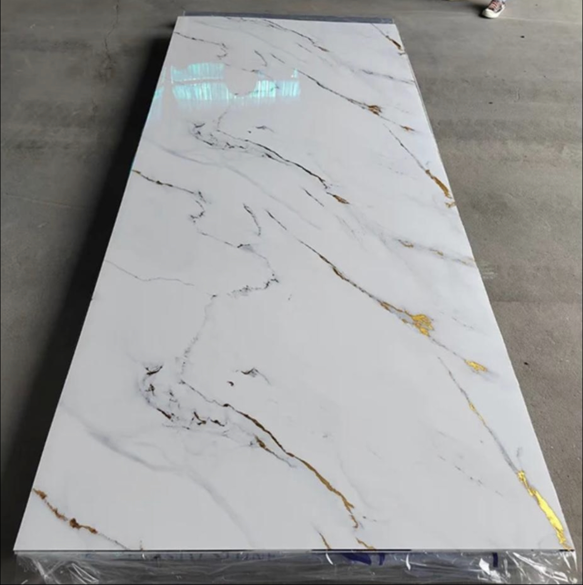 Calacatta White Gold - Angle View