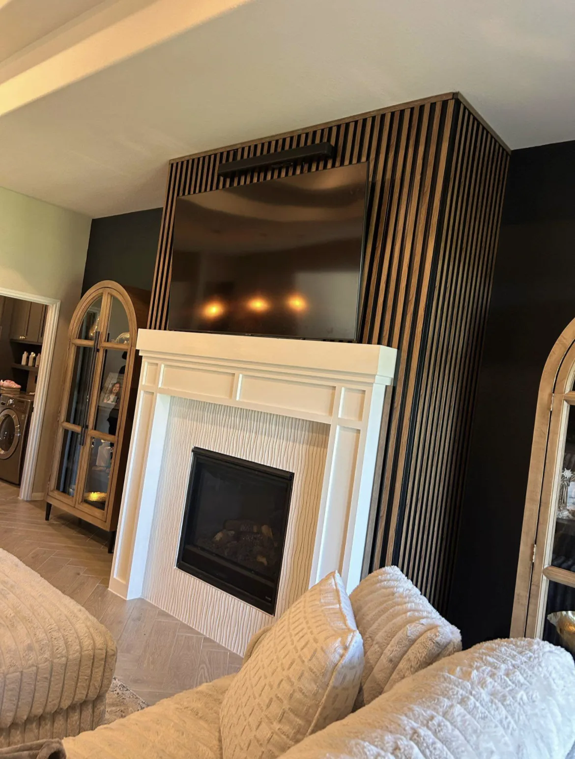 Natural Oak and Black - Angle View